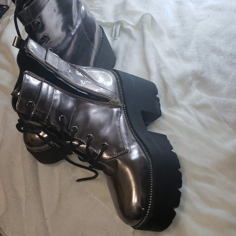 Shoes - Picture 2 of 2